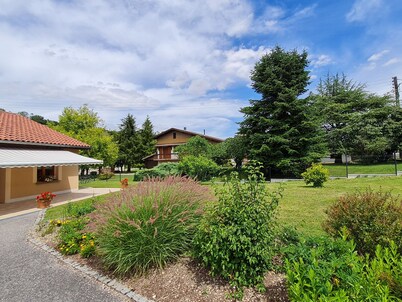 Cozy Retreat Near Bar-le-Duc: Family-Friendly Cottage with Spacious Garden