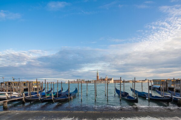 Marina - Lion Palace Junior Suite R&R (Venecia)