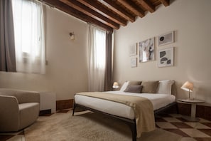 Bügeleisen/Bügelbrett, kostenloses WLAN, Bettwäsche