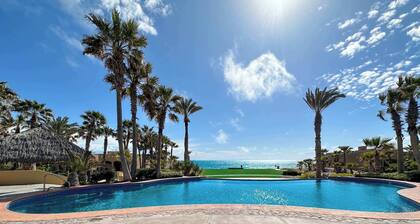 3BR Sandy Beach Villa Pools & Beach Access