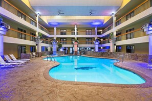 Piscine couverte, piscine extérieure