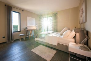 4 bedrooms, WiFi, bed sheets