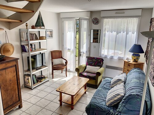 Geräumiges Duplex mit Terrasse in Strandnähe, ruhig und grün