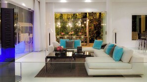 Villa, 5 Bedrooms | 5 bedrooms, individually decorated, individually furnished, desk