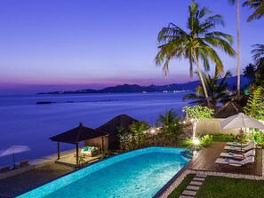 Outdoor pool, pool umbrellas, sun loungers