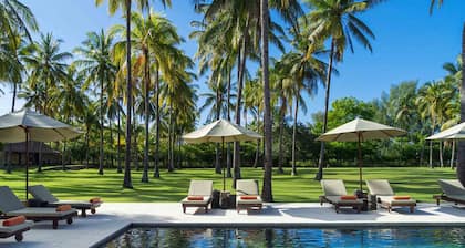 Sira Beach House