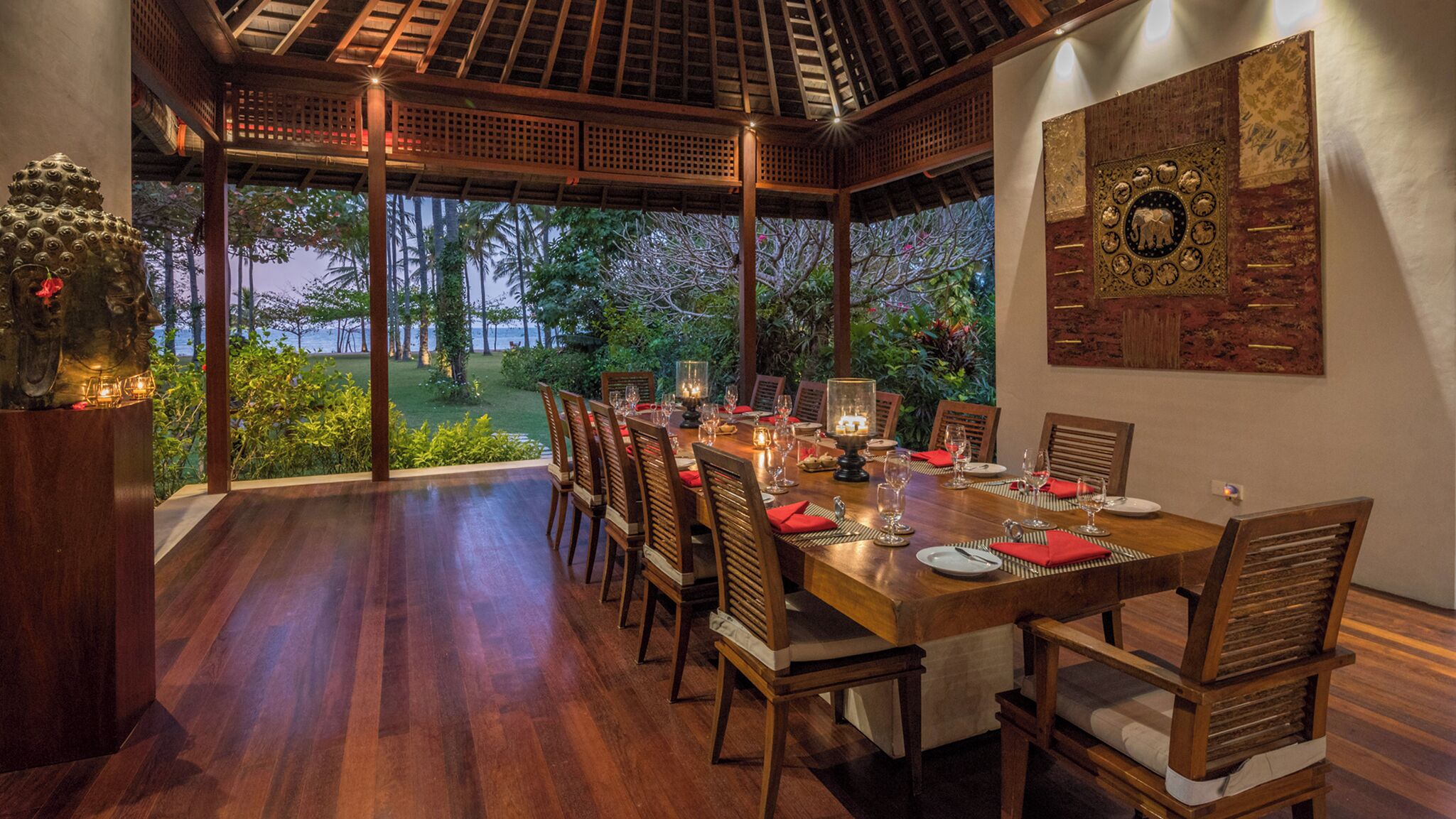 4 bedrooms, individually decorated, individually furnished, desk