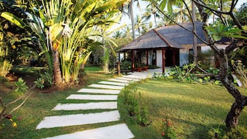 Villa, 4 Bedrooms | 4 bedrooms, individually decorated, individually furnished, desk