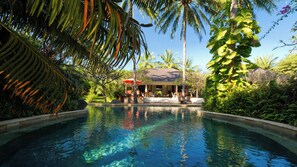 Villa, 4 Bedrooms | 4 bedrooms, individually decorated, individually furnished, desk