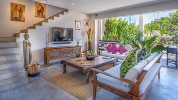 4 bedrooms, blackout curtains, free cots/infant beds, free WiFi