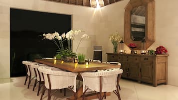 Vila, 3 kamar tidur | Ruang makan