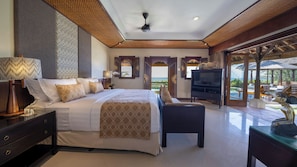 5 bedrooms, individually decorated, individually furnished, desk
