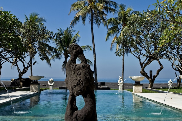 Kolam renang outdoor