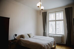 2 bedrooms, desk, iron/ironing board, free WiFi