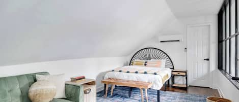3 bedrooms, desk, iron/ironing board, WiFi
