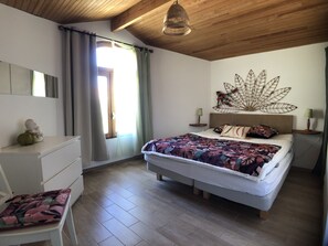3 Schlafzimmer, Bügeleisen/Bügelbrett