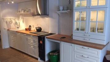 Réfrigérateur, micro-ondes, four, lave-vaisselle