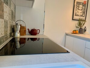 Fridge, microwave, oven, stovetop - Miabella Resort (Drage)