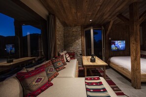2 chambres, lit de bébé portatif, Wi-Fi, literie fournie