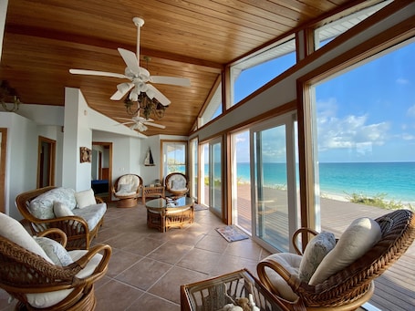 Intérieur. Luxury Secluded Paradise 4BR, 2 1/2BA, Spectacular 360 degree Caribbean views!