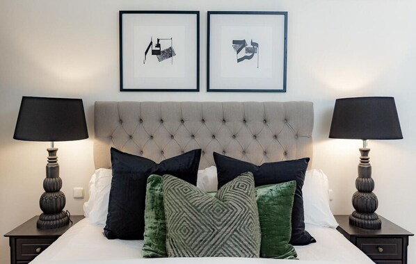 6 slaapkamers, een strijkplank/strijkijzer, wifi, beddengoed