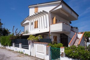 Exterior - M291 - Marcelli, apartment with terrace and reserved parking (Marcelli)