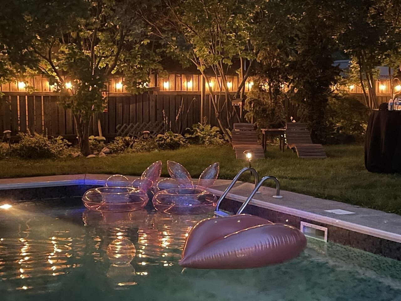 Een verwarmd zwembad