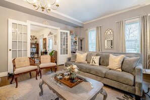 Smart TV, fireplace, books