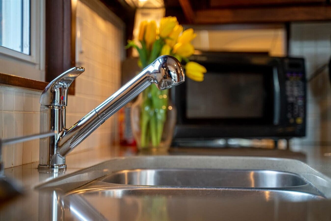 Ye Olde Farmhouse - Nature's True Beauty!