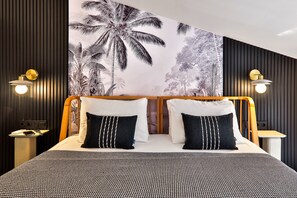 Literie de qualité supérieure, mini-bar avec articles gratuits, bureau