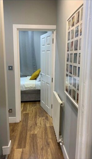 2 chambres, fer et planche à repasser, Wi-Fi gratuit, draps fournis