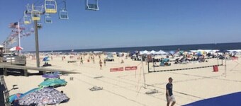 Beach Block 3-bedroom condo with Season badges with parking next to boardwalk