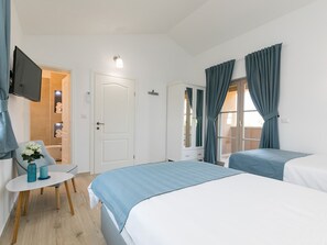 3 bedrooms, in-room safe, free WiFi, bed sheets