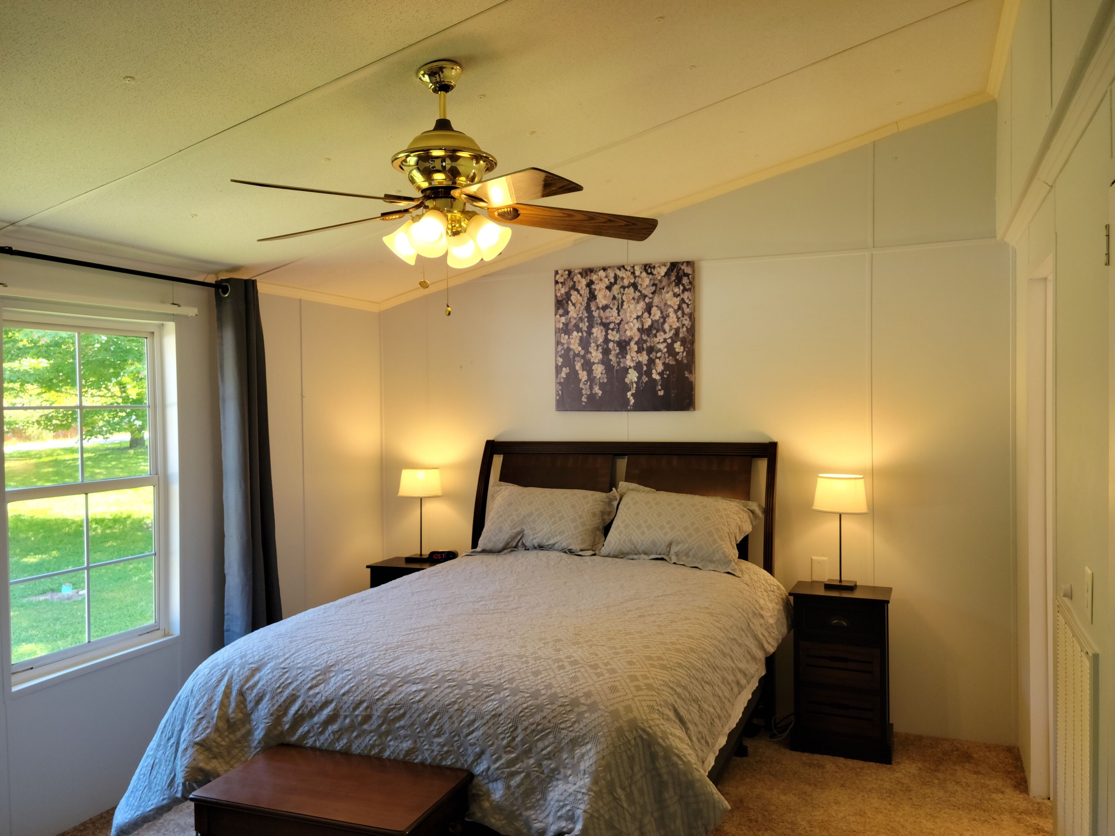 The Lake House, vacation at the lake shore