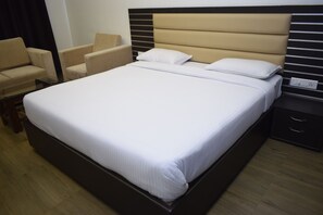 Free WiFi, bed sheets - Golden Parrk (Viluppuram)