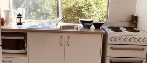 冰箱、微波炉、烤箱、炉灶