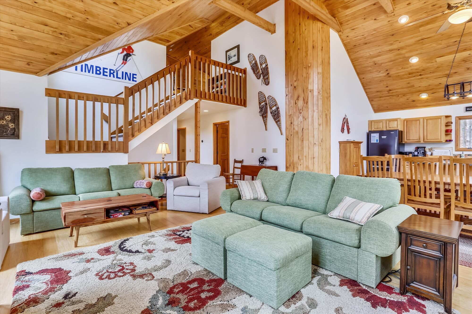 Stunning mountain home provides a VERY short walk to Timberline Mountain!