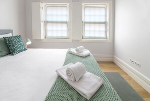 4 slaapkamers, een strijkplank/strijkijzer, gratis wifi, beddengoed