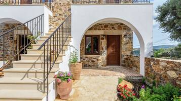 Traditional Studio, 1 Bedroom, Accessible (Aristides) | Terrace/patio