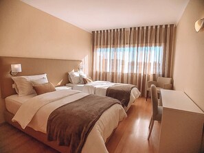 3 chambres, fer et planche à repasser, lit parapluie, Wi-Fi