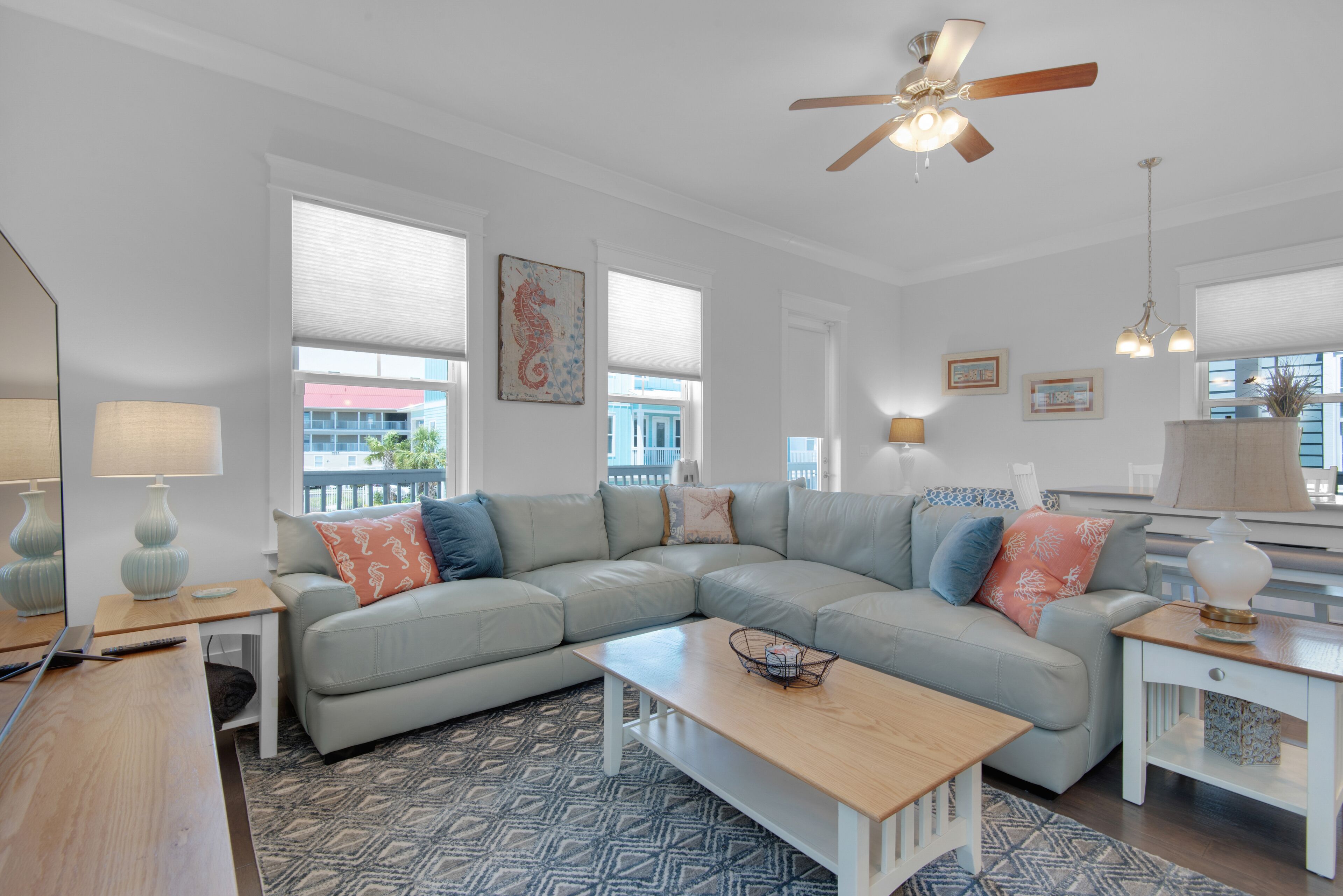 “Latitude Adjustment “ 4 bedroom, 2 1/2 bath community.pool, hot tub