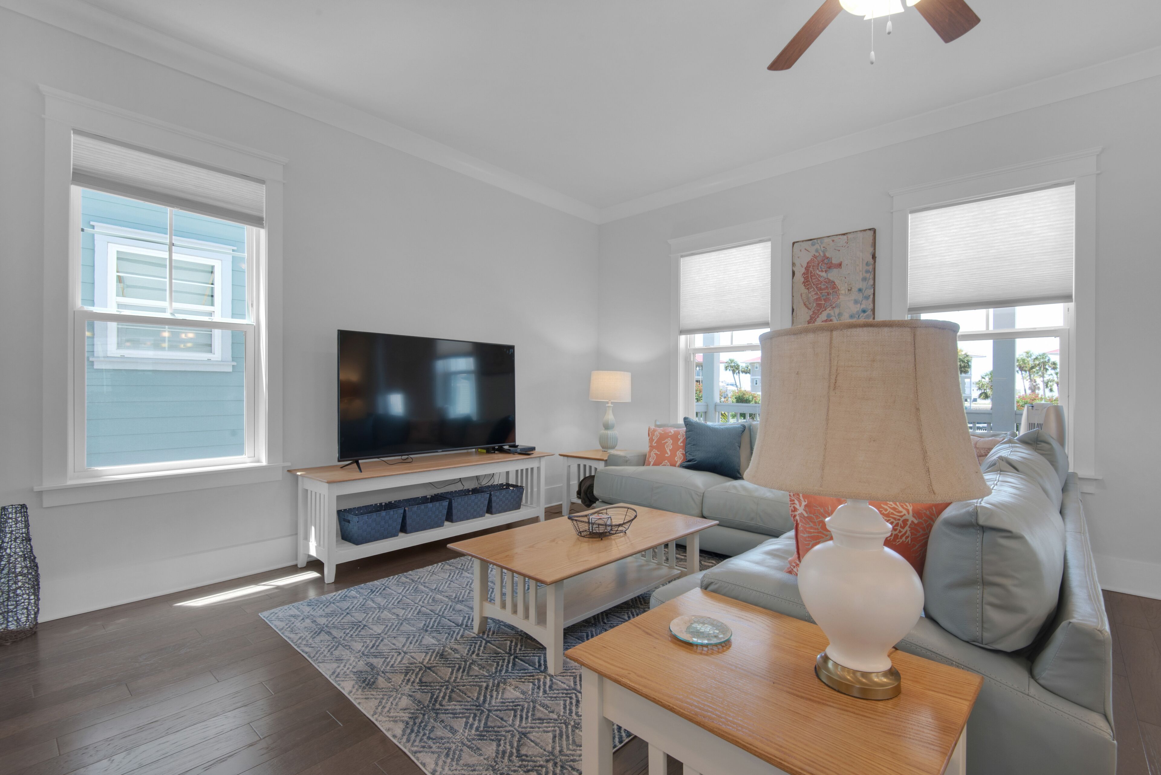 “Latitude Adjustment “ 4 bedroom, 2 1/2 bath community.pool, hot tub