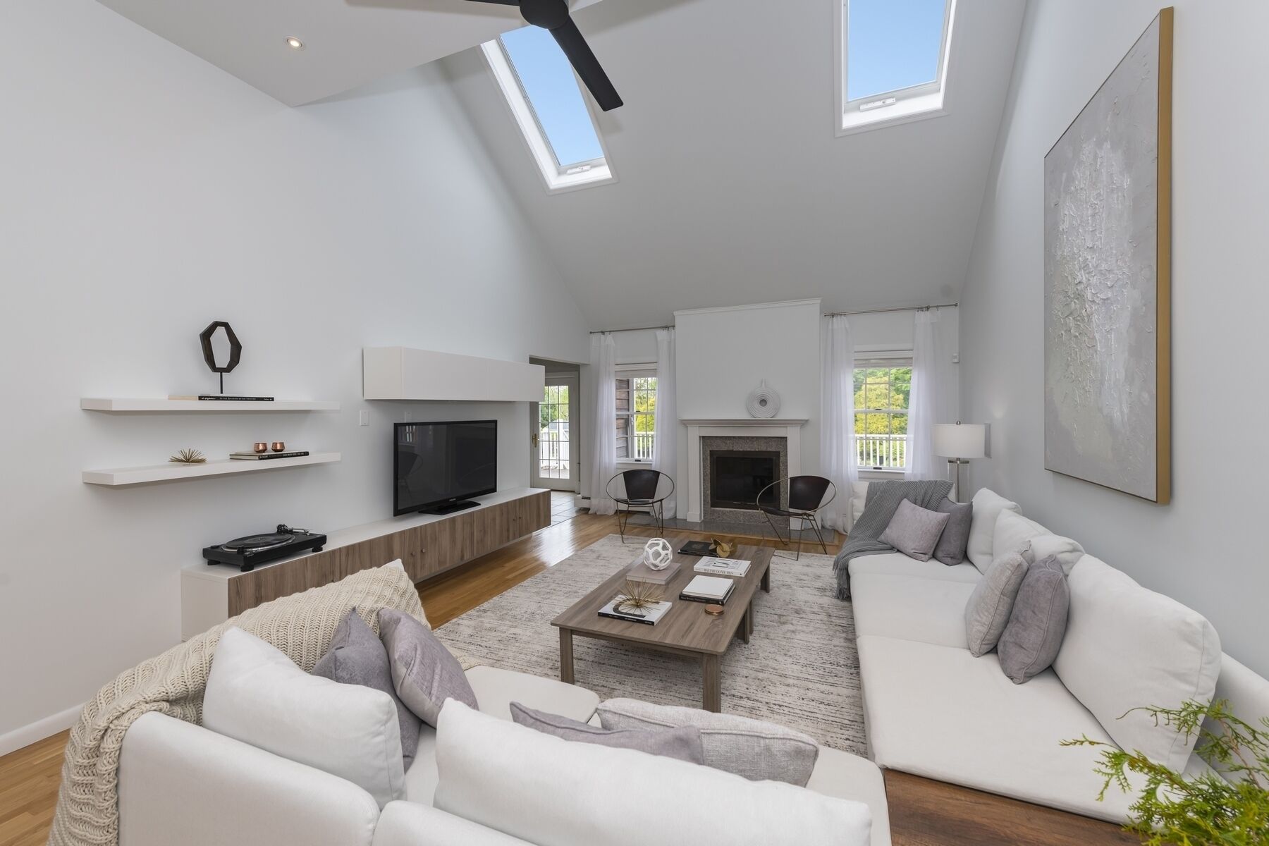 POOL + Private Beach near Greenport! 