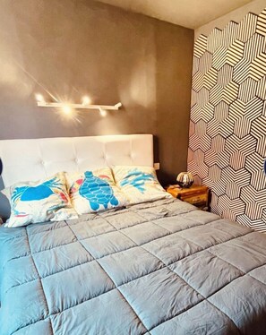 2 عدّة غرف نوم ومكواة/لوح كي وواي فاي مجانًا وملاءات أسرّة