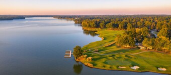 Lakefront cottage 9th green of Reynolds Lake Oconee Great Waters golf course