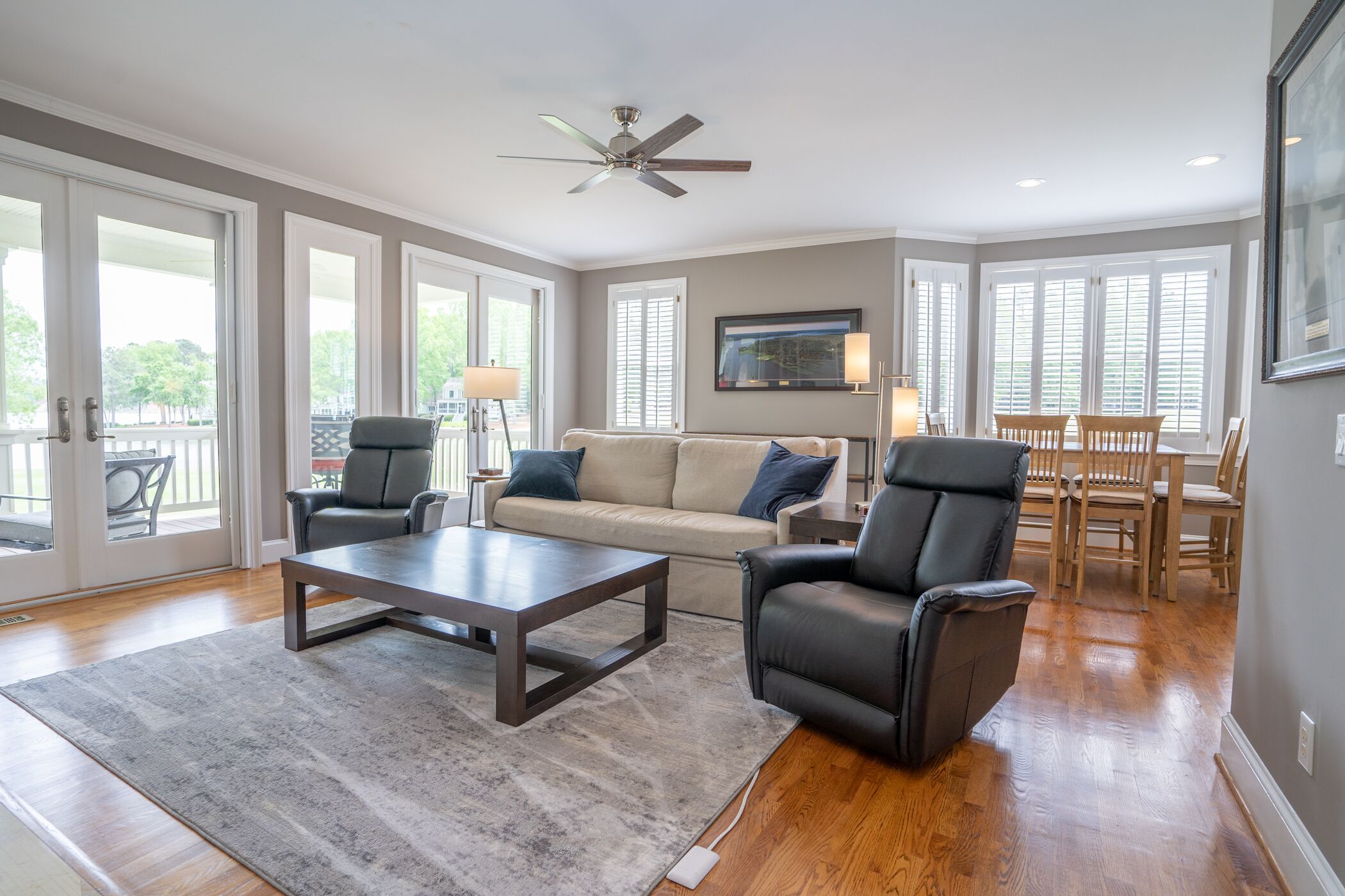 Smart TV, fireplace - Lakefront cottage 9th green of Reynolds Lake Oconee Great Waters golf course (Eatonton)