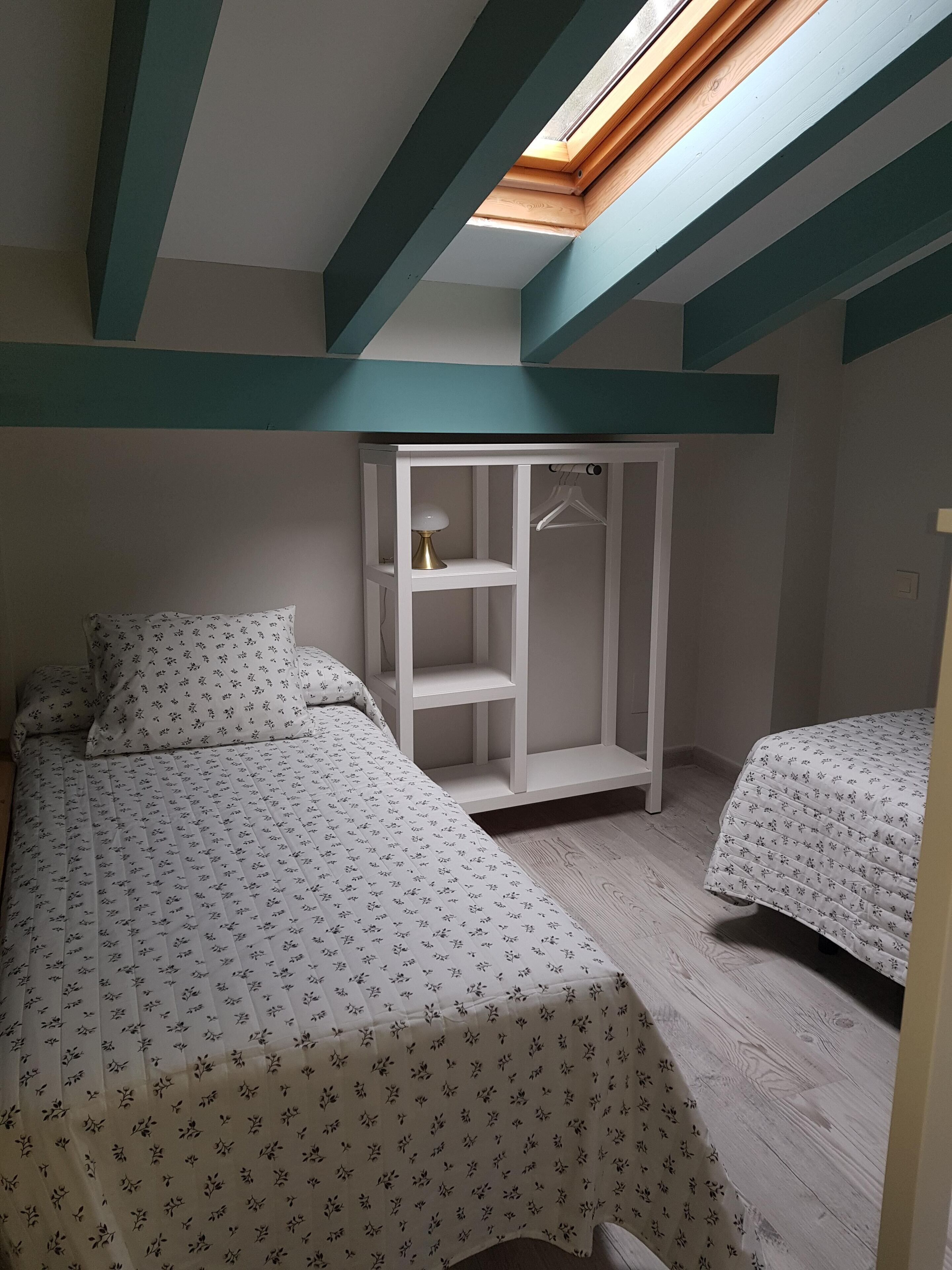 Casa Pintoresca, Situada a la Falda de un Castillo Árabe y Frente al río Tajo