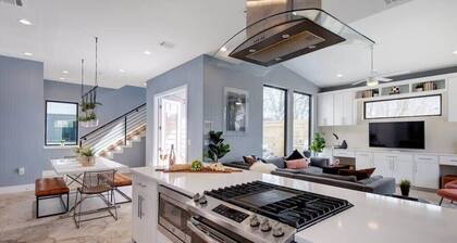 Premium East Austin Home | Hot Tub