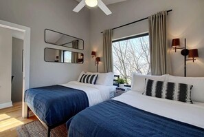 9 Schlafzimmer, Schreibtisch, Bügeleisen/Bügelbrett, kostenloses WLAN