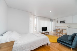 Iron/ironing board, free WiFi, bed sheets - Nomad's Porto Easy Stay 3 (Porto)